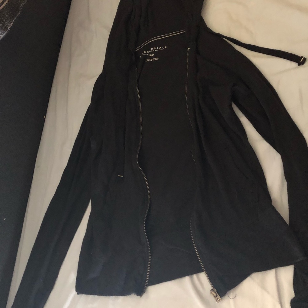 Sweatshirts - Picture 3 of 3
